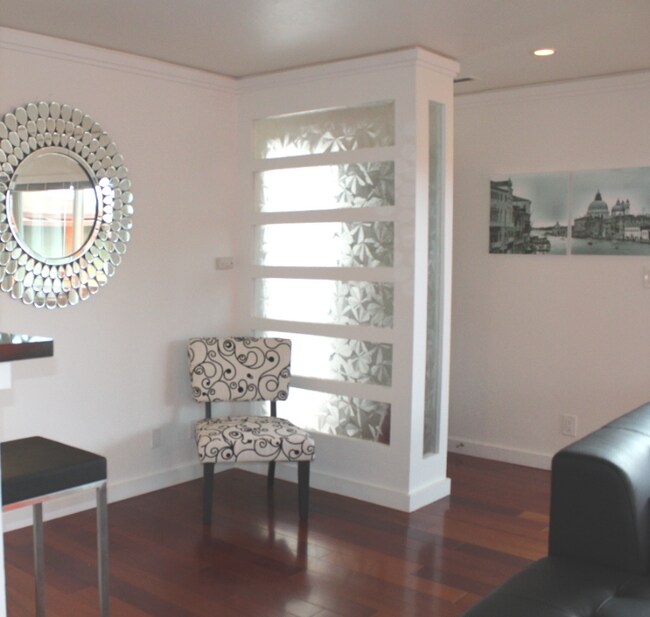 Building Photo - 8069 Greenridge Dr