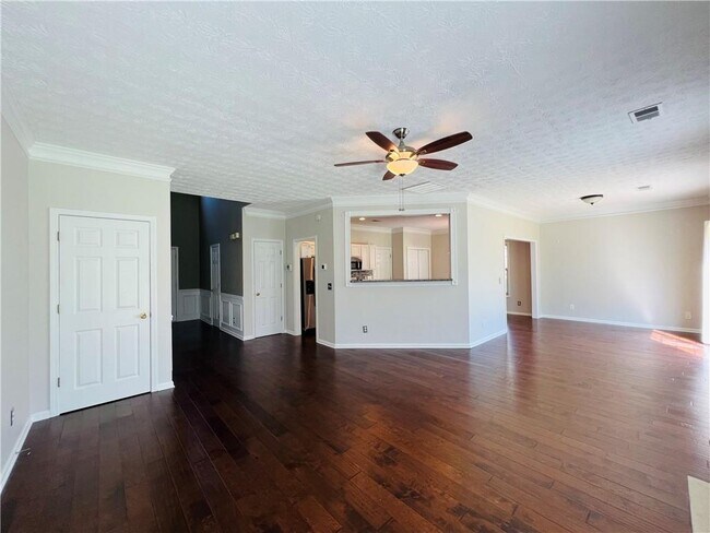 Foto del edificio - 156 Weatherstone Dr