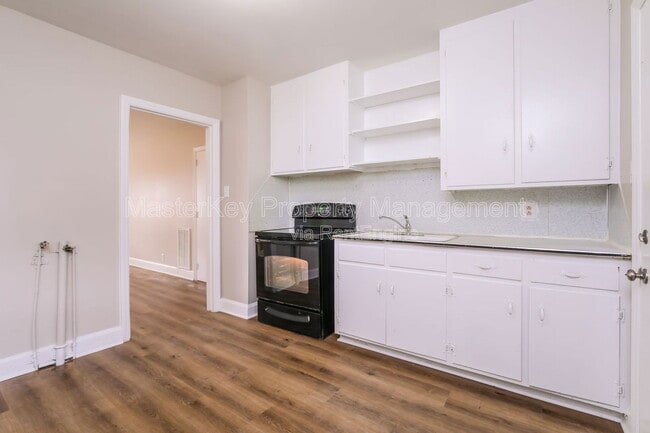 Photo - 208 E Geer St Townhome