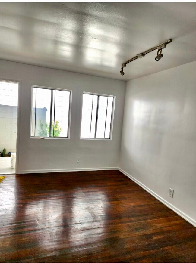 Foto del edificio - 13429 Beach Ave