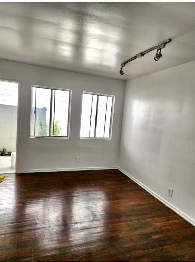 Building Photo - 13429 Beach Ave