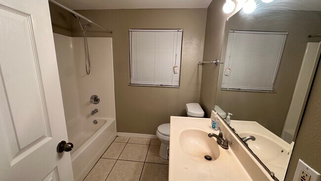 Building Photo - 203 Fairmont Dr