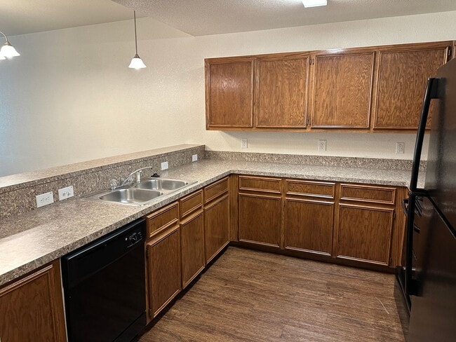 Building Photo - 4600 Waterproof Dr