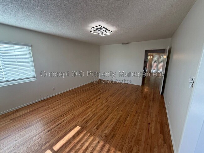 Foto del edificio - 3610 W 230th St