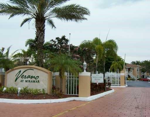 Foto principal - 2242 SW 81st Ave
