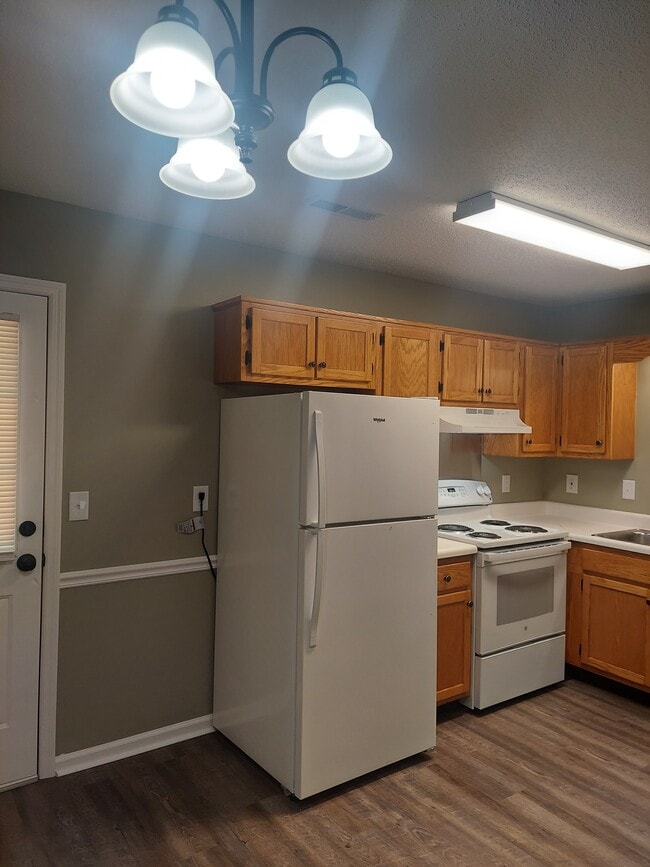 Kitchen - 108 Bell St