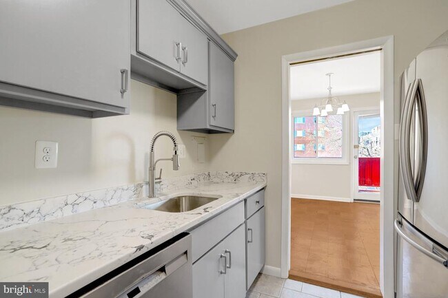 Foto del edificio - 1830 Columbia Pike