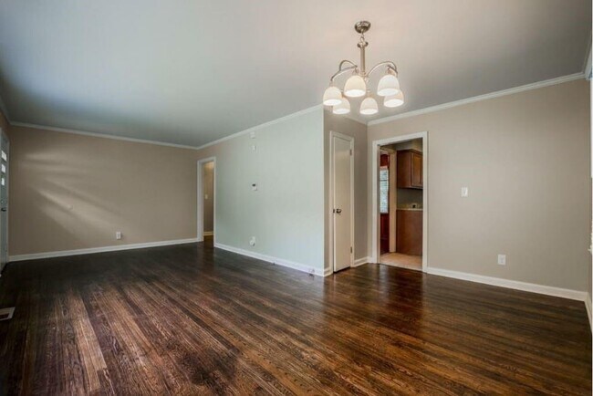 Foto del edificio - 817 Gertrude Pl NW