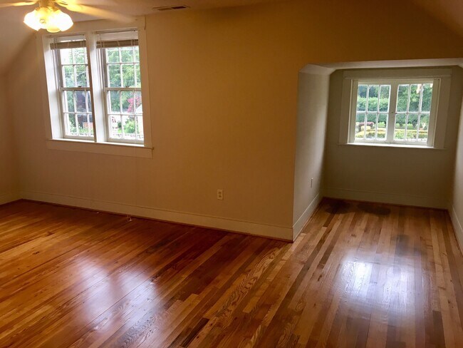Building Photo - 312 Rutherford St