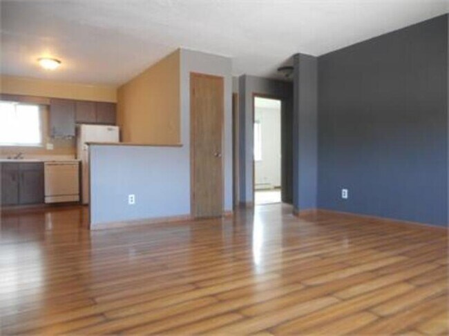 Foto del edificio - 4451 Vasey Ave