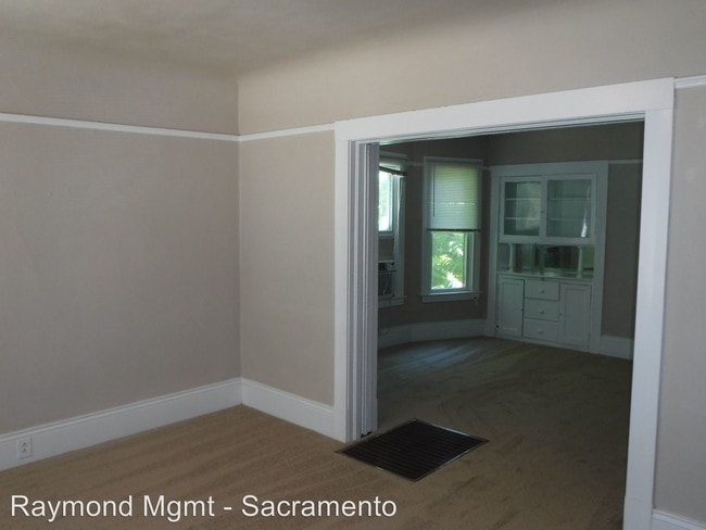 Building Photo - 2111 L St