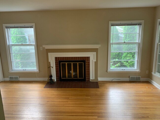 Foto del edificio - 842 7th Ave SW