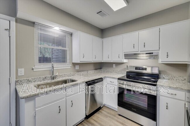 Foto del edificio - 310 W Buena Vista Ave