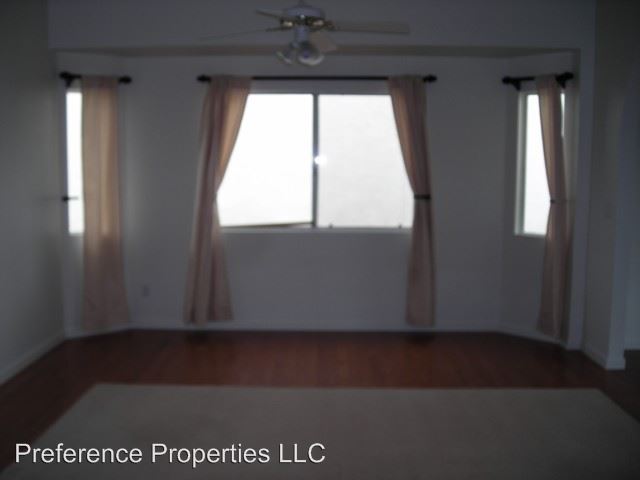 Building Photo - 761 Charles Dr