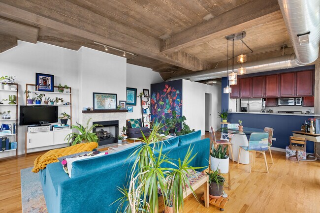Foto del edificio - 1151 W 15th St