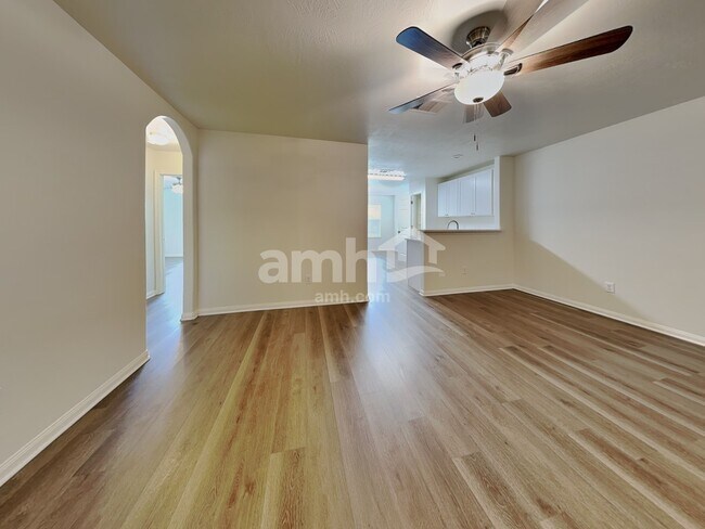 Foto del edificio - 910 Redcrest Springs Ct