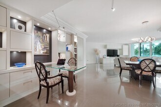 Building Photo - 550 SE Mizner Blvd