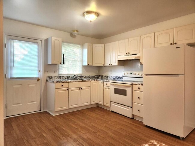 Building Photo - 187 Hollingsworth Manor