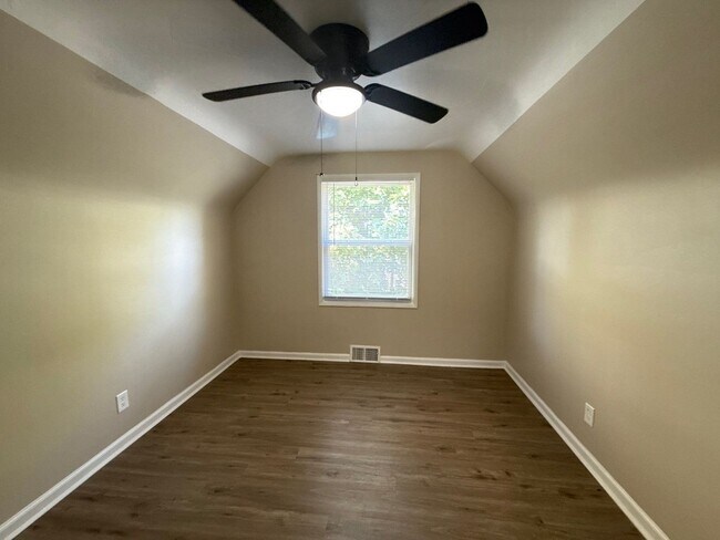 Building Photo - Fully Renovated 3-Bedroom Home  Move-In Re...