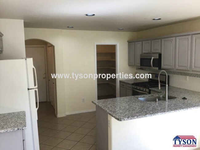 Fresh And Modern Two Story 3 Bedroom Home House For Rent In Building Photo Fresh And Modern Two Story 3 Bedroom Home
