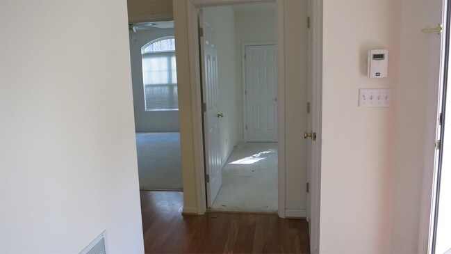 Photo - 2604 Ravenscroft Way