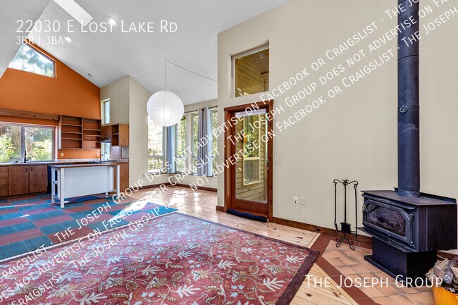 Foto del edificio - 22030 E Lost Lake Rd