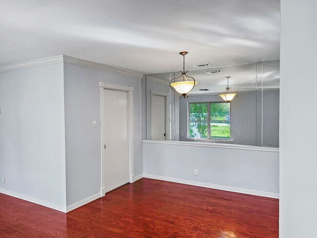 Foto del edificio - Hollywood Park with a Pool