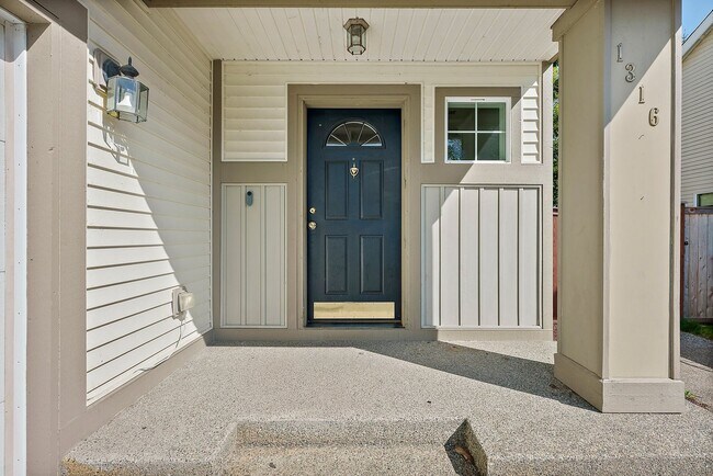 Foto del edificio - Charming 3-Bed Craftsman in DuPont | Trail...