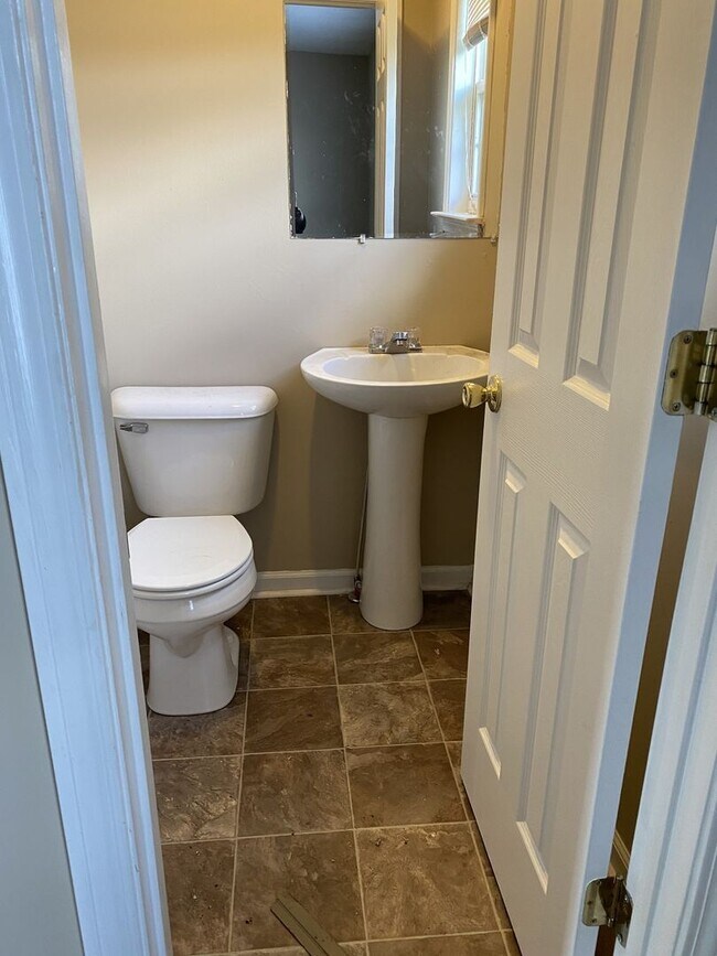 Foto del edificio - 1205 Carol Dr