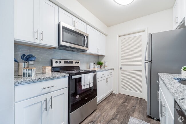 Building Photo - The Landings Apartment Homes