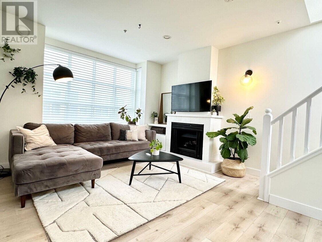 Photo principale - 655-655 W 7th Ave