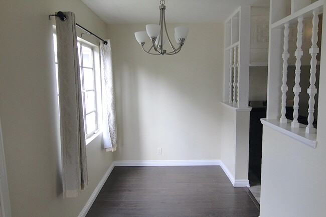 Building Photo - 2621 Cloverfield Blvd