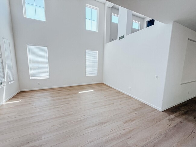 Building Photo - 1422 Antioch Ave