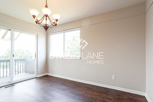 Building Photo - REDUCED! - Now offering 1-month free off f...