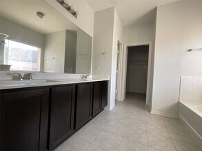 Building Photo - 8039 Brooks Crossing Dr