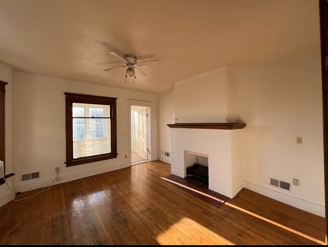 Building Photo - 18 N Atwood Ave