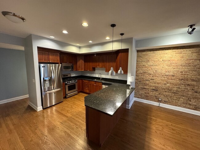 Building Photo - 4635 N Malden St