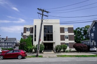 Building Photo - 245 Lafayette St