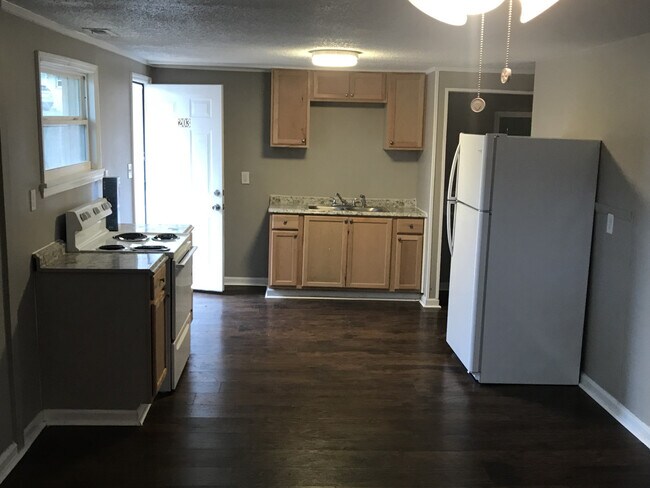 Building Photo - Wotring Duplexes
