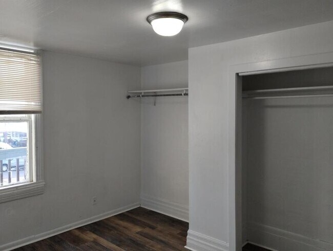 Building Photo - 1442 25th St