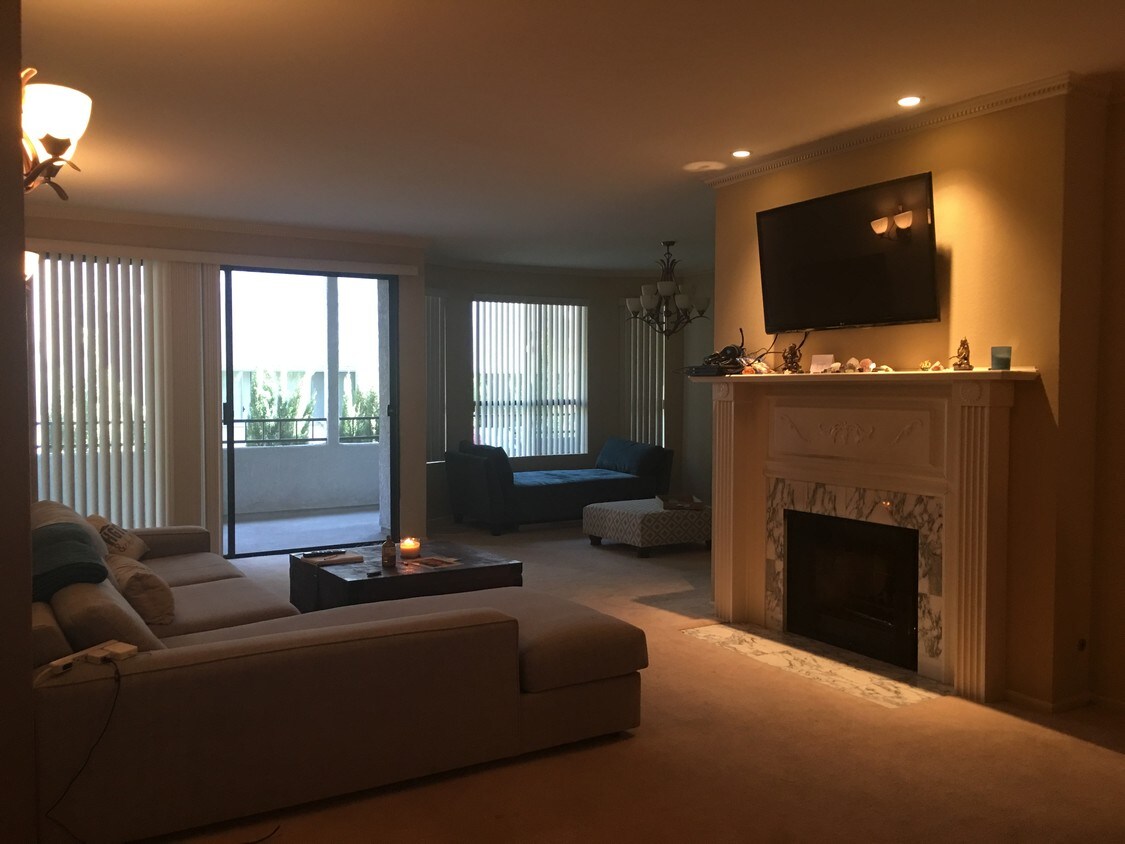 4443 Ventura Canyon Ave, Sherman Oaks, CA 91423 Condo for Rent in
