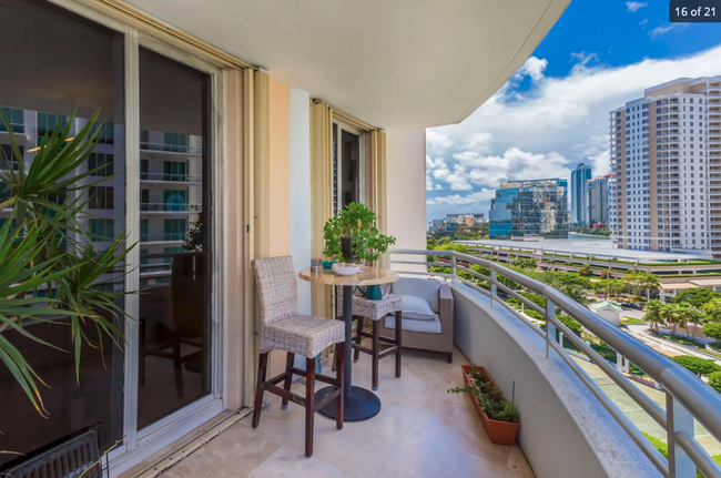 Building Photo - 888 Brickell Key Dr