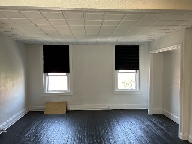 Building Photo - 2137 S 15th St