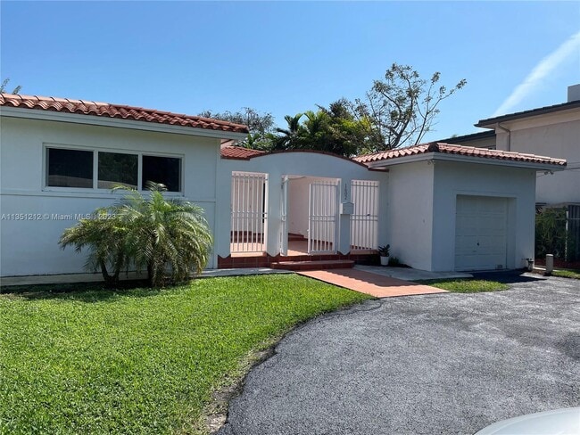 Building Photo - 1602 Micanopy Ave