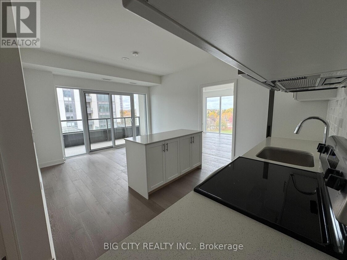 Primary Photo - 715 Davis Dr