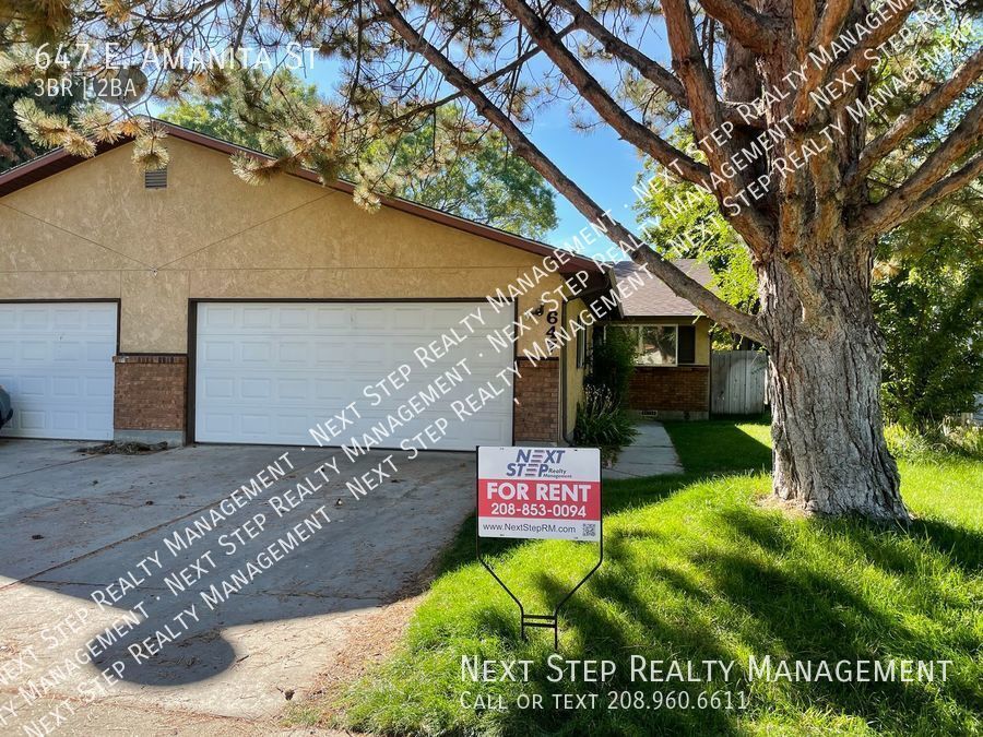 Primary Photo - 647 E Amanita St
