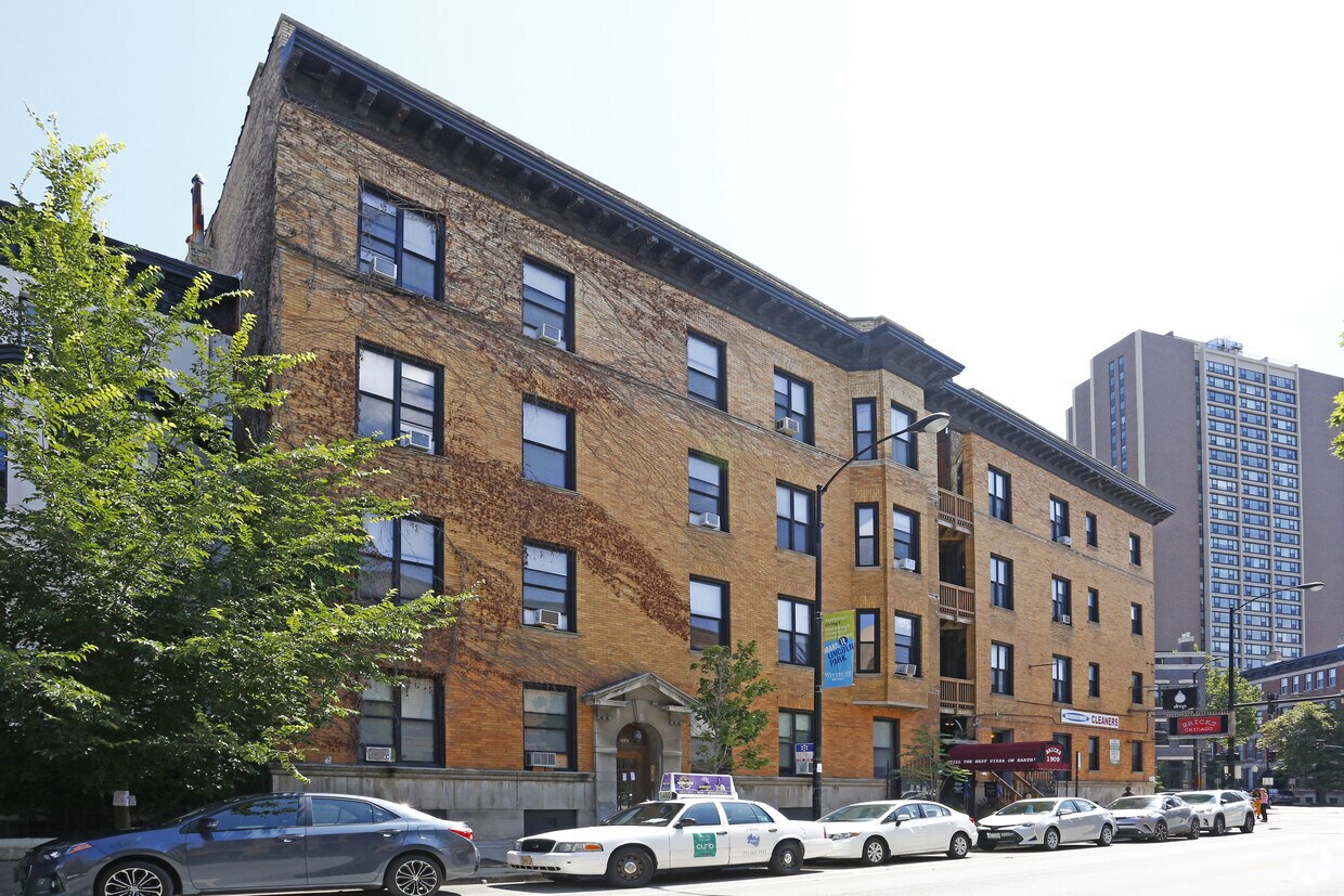 Building Photo - 1916 N Lincoln Ave