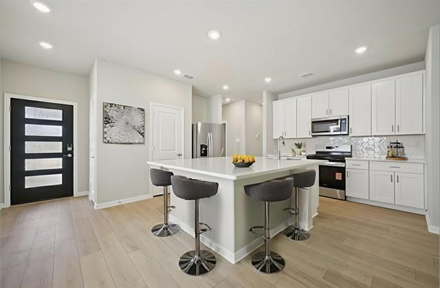 Building Photo - 518 Clover Crk Dr