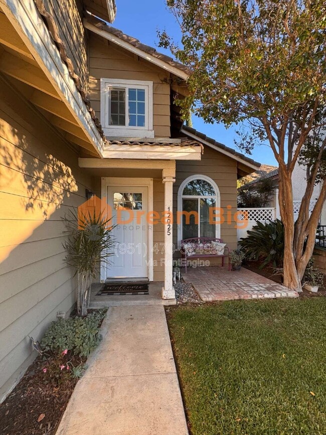 Foto del edificio - 12025 Weeping Willow Ln