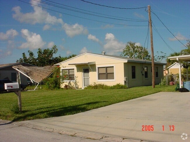Building Photo - 308 Jonquil Ln